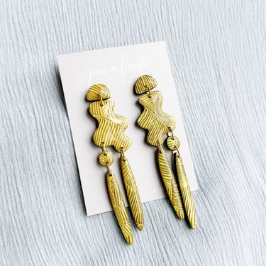 PLUMA in hammered gold | Polymer Clay and Resin Statement Earrings, Lightweight Dangle Earrings, Nickel Free Hypoallergenic Posts 