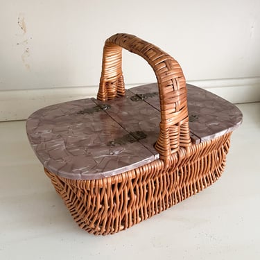 Gorgeous vintage 1950’s wicker purse w/ dusty lilac lucite top | 50’s brown woven basket handbag, cottage core bag 