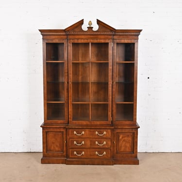 Henredon Georgian Carved Mahogany Lighted Breakfront Bookcase Cabinet