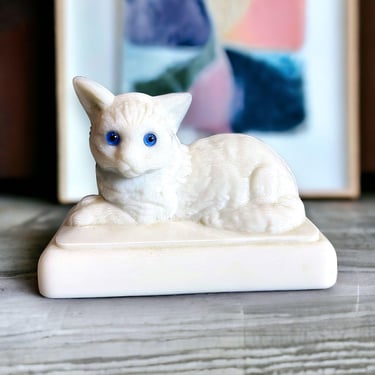 Vintage Westmoreland White Milk Glass Cat Laying Covered Dish LID ONLY Blue Eyes 