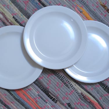 White Melmac Plates White Melamine Salad Plates Retro Picnic Plates White Plastic Camping  Boonton Boontonware  Kids Dinnerware 