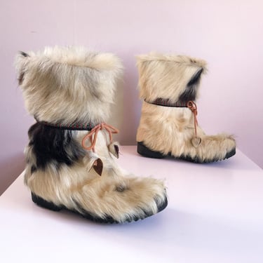 Vintage 1960s ‘70s cream &amp; brown goat fur boots | French apres ski yeti boots, fits @6.5/7B 