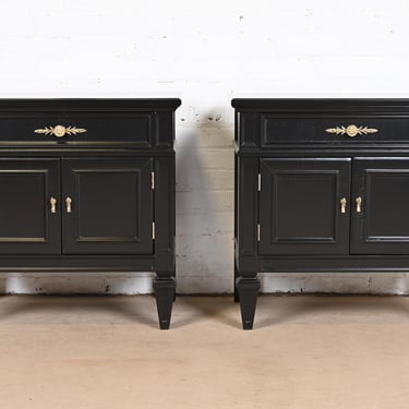 Thomasville French Regency Louis XVI Black Lacquered Nightstands, Newly Refinished
