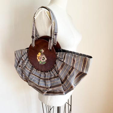 Vintage 1930s Knitting Bag with a circular wooden base | Ms. Tips 