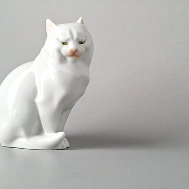 Herend Porcelain Cat Figurine ~ Hand-Painted White Collectible from Hungary ~ Luxury Decorative Sculpture 