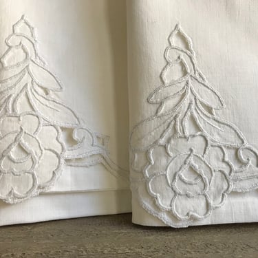 1940s Linen Pillow Case Set, Floral Pattern, Hand Embroidered Open Work, Standard Size Case, Set of 2, IW 