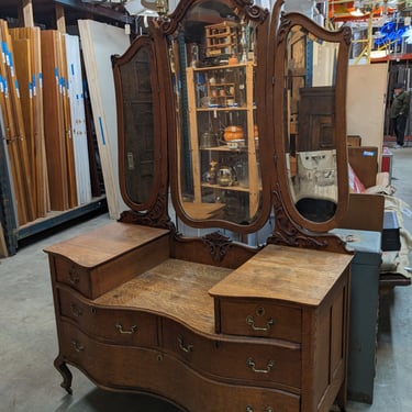 Antique Vanity Dresser