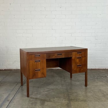 Mid century desk by Sligh Lowry 