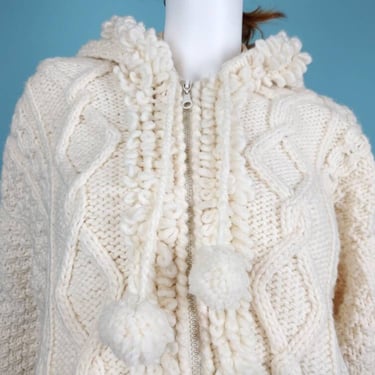 Vintage wool knit pom pom sweater. (Size S/M) 