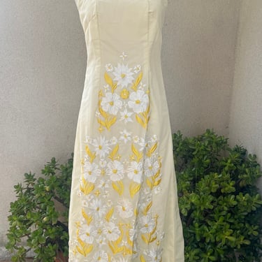 Vintage maxi boho dress yellow white floral embroidery Sz Small by Hocana’s Creations 