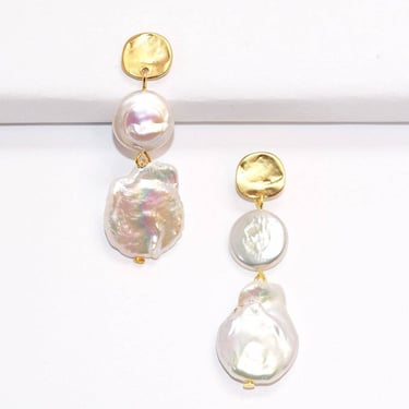 Genuine flat pearl linear drop earring