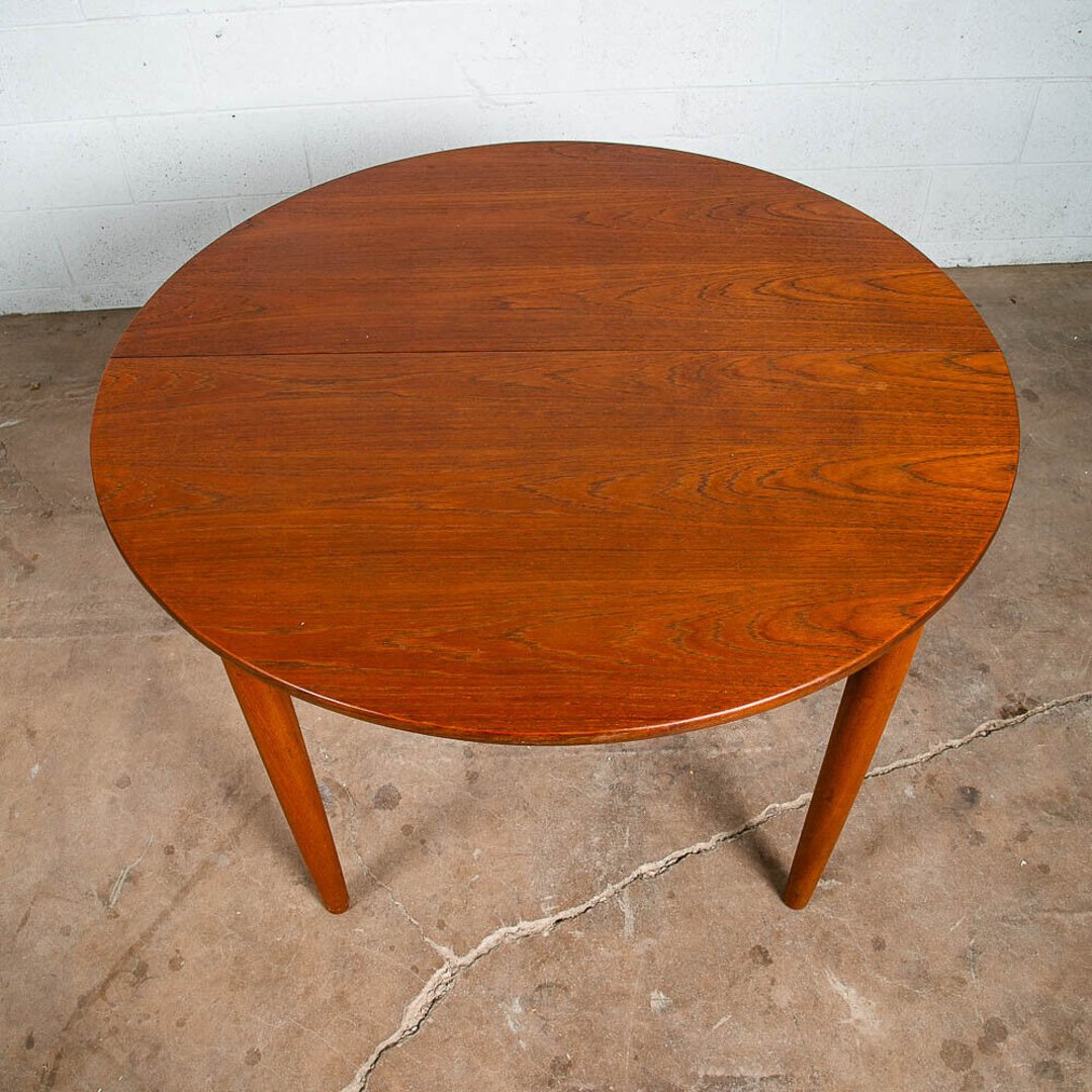 Mid Century Danish Modern Dining Table Teak Round Extension 2 Leafs
