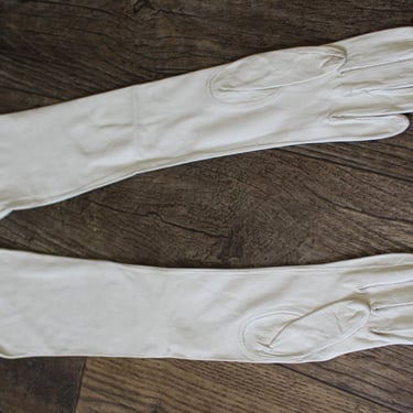Vintage 40s 1950s Baby SOFT White Ivory Leather Elbow Length 19 1/2 inches Ladies GLOVES / size 6 - 6 1/2 
