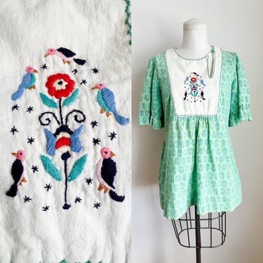 Vintage 1970s Mint Green Embroidered Bird Peasant Top / M 