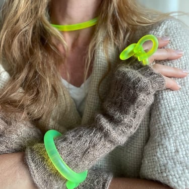 BUTTERFLY Lucite Knot Ring, Handcrafted Lime Cream Ring in various colors, Acrylic Butterfly Ring, Unique Editorial Statememt Jewelry 