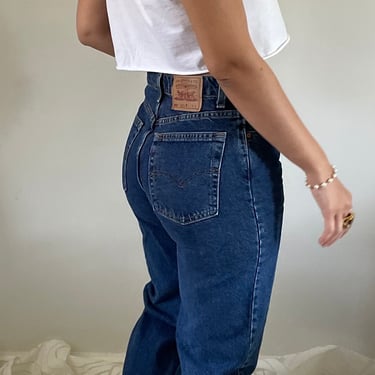 80s Levi’s dark wash jeans / vintage Levis 551 dark wash high waisted relaxed tapered mom jeans made in USA | size 29 x 34 