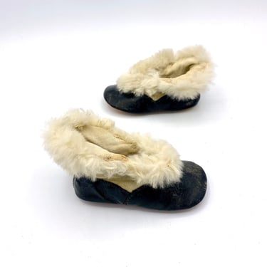 Antique Edwardian Black Leather Fur Trimmed Baby Booties, Quilted 1900s Carriage Shoes, Vintage Winter Boots for Baby or Doll, VFG 