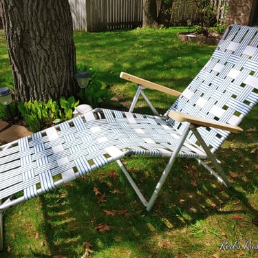 Vintage White and Blue Webbed and Aluminum Folding Garden/Lawn Lounge Chair 