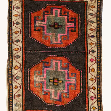 Vintage Turkish Mini Rug No. 617 | 1'10 x 2'9