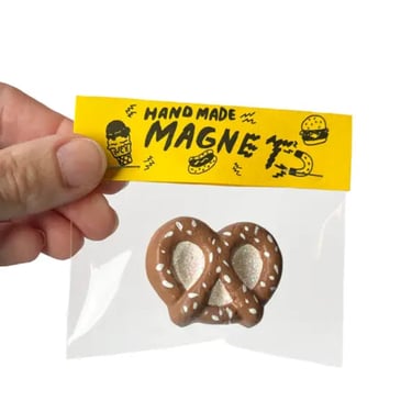 Pretzel Magnet