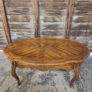 Elegant Wooden Coffee Table 44