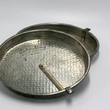 vintage bake king round cake pans with slider 