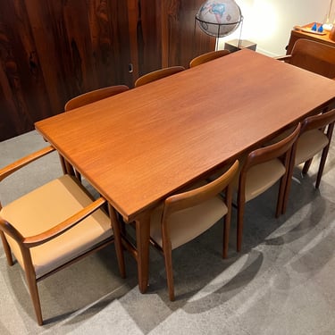 Neils Moller table and 8 chairs