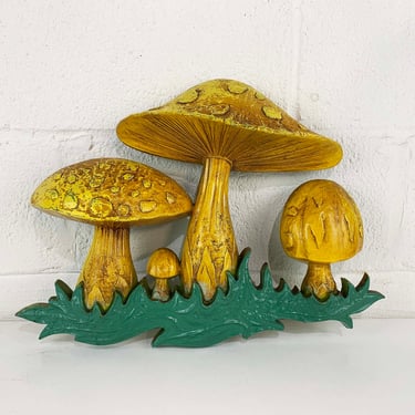 Vintage Mushroom Wall Hanging Plastic Dart Art Retro Kitchen Mushrooms 1970 70s 1970s Kitsch Decor Kitchen Kitschy Nursery Kids Cute Kawaii 