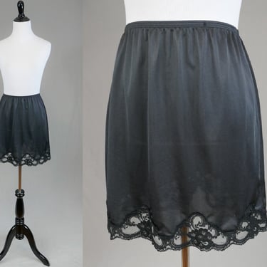 80s Black Short Half Slip - Nylon Skirt Slip - Lace Trim Hem - Lorraine - Vintage 1980s - Size Medium 