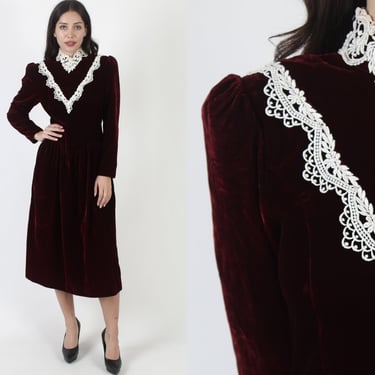 Jessica McClintock Dark Velvet Victorian Dress, High Crochet Collar Antique Style Gown, Vintage 80s Gunne Sax Size 11 12 