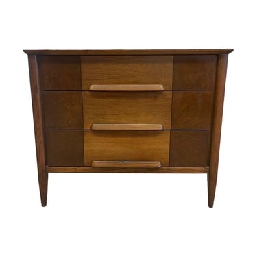 Free shipping within continental US - Vintage Mid Century Modern Stanley Furniture Walnut Toned Dresser with Burl Accents 