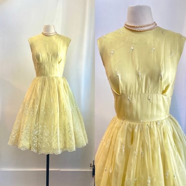 Vintage 50s PARTY Dress / Yellow CUPCAKE Dress / Floral Embroidered Lace Overlay / Sleeveless + Corset Waist + Full Circle Skirt / S 