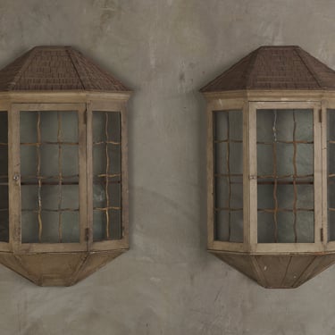 PAIR OF ENGLISH ARCHITECTURAL DISPLAY CABINETS, c1900