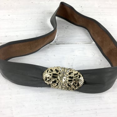 Vintage 1980s women’s gray leather belt with floral filigree clasp - vintage accessories 