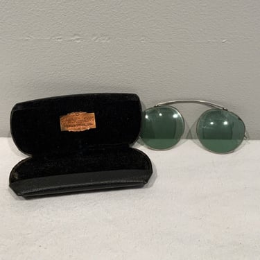 Vintage Green Round Metal Clip-On Sunglasses from Allentown PA Ideal Slipover, retro green sunglasses, retro style, vintage steampunk 