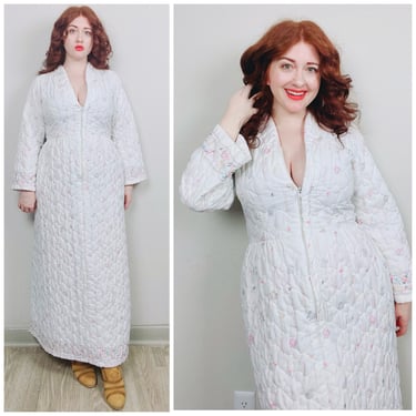 1980s Vintage White and Pastel Print Quilted Dress / 80s . Eighties Zipper Front Lounge Dress / Size Medium - Large 
