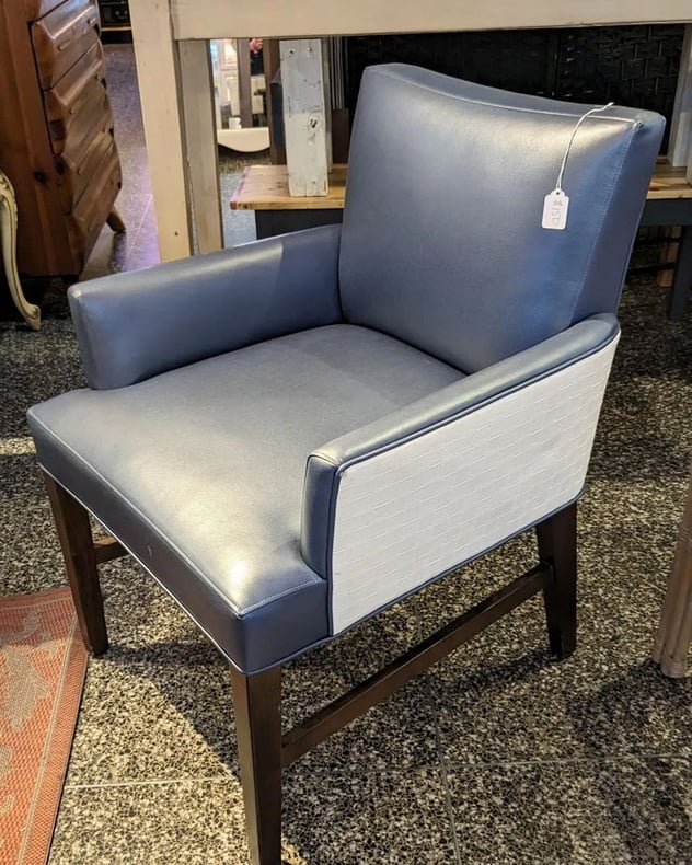 Modern arm chairs (we have 4) 24x25x32"