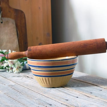 Vintage wood rolling pin / vintage rolling pin with wood handles / rustic farmhouse kitchen decor / vintage baking tools / vintage kitchen 