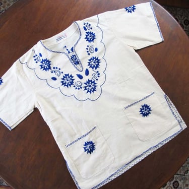 Vintage 70s Embroidered Blue White Peasant Top M - 1970s Boho Hippie Short Sleeve Floral Cotton Tunic Shirt 