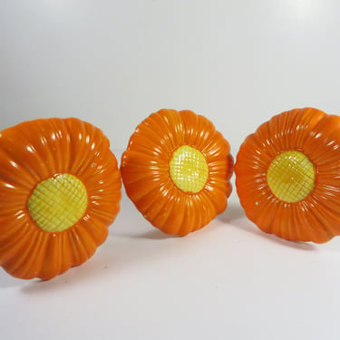 Vintage Chalkware Plaster Orange Daisy Flowers 