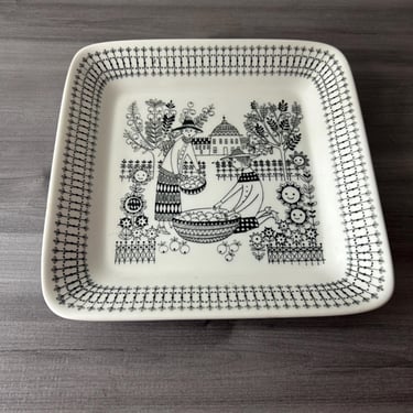 Vintage 1960s Raija Uosikkinen for Arabia Finland, Emilia Tray, Finnish folk life 