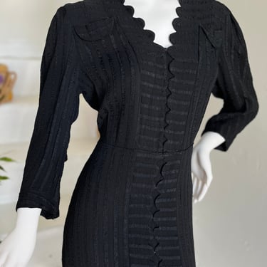 1930s Black Dress with Scalloped Neckline , Gorgeous , 40 Bust 