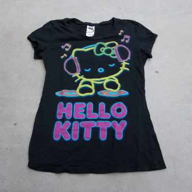 Retro T-Shirt Hello Kitty Sanrio Label Y2K 2000s Tee Large Women's Tee DJ Spinning 