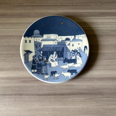 Vintage Mini Plates series Arabia of Finland, Crib Krippe by Raija Uosikkinen, A Little Christmas Wall Plate 