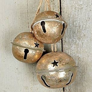 M11095- 13inL Distressed Bell Stringx3-Gold