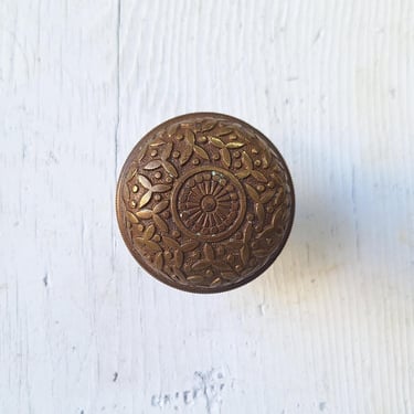 Rice Pattern Doorknob by Yale and Towne, Antique Bronze Door Knob, Ornate Bronze Victorian Doorknob 022705 