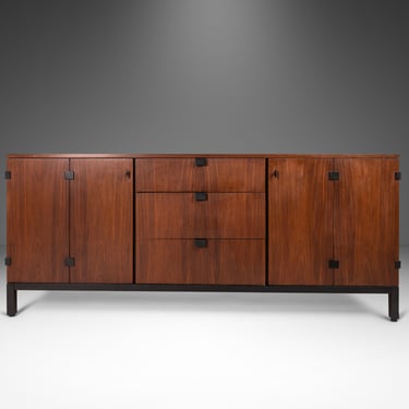 Rare Mid-Century Modern Nine-Drawer Dresser in Walnut by Milo Baughman for Dircetional, USA, c. 1960s 