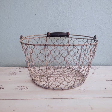 Vintage White Rustic Chippy Patina Farmhouse Chicken Wire Egg Basket with Handle 