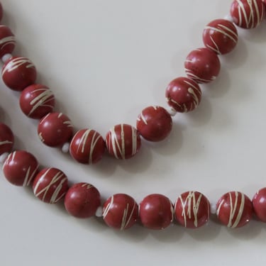 Vintage 40s coral Red white beaded celluloid galalith necklace choker 16 inch 