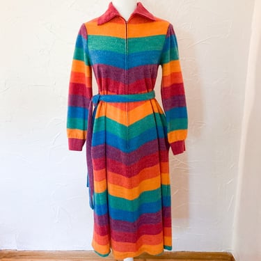 70s Amazing Rainbow Bold Chevron Striped Robe Dress Housecoat | Small/Medium 